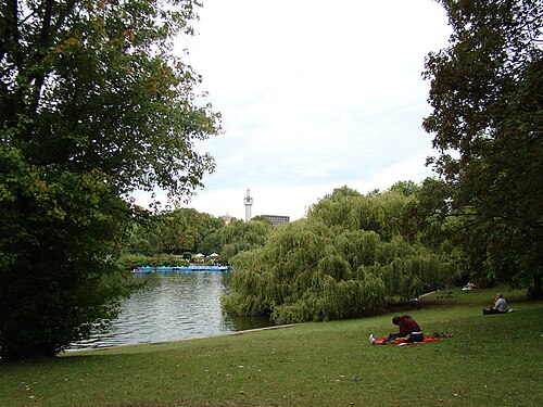 The minaret and dome of the Central London Mosque viewed from Regent's Park